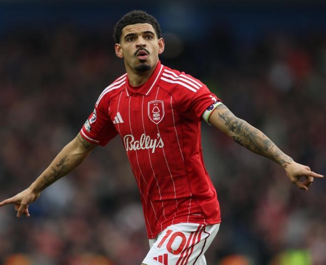 加拿大28开奖结果-瓜帅跌倒塔帅吃饱!哈兰德梦游0射正,曼城2-2森林冠军渐行渐远