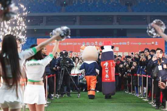 加拿大28预测-青岛信仰·青春力量青岛海牛足球俱乐部2026赛季出征仪式圆满举行