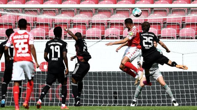 加拿大28开奖结果-演砸夺冠大戏不要紧，莱万进球与弗利克去留更重要